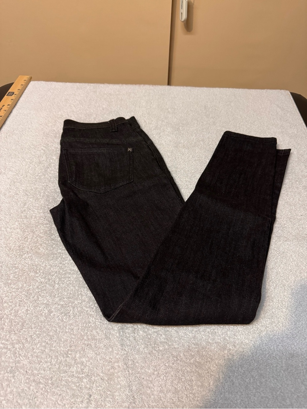 Victoria’s Secret Mid Rise Women's Siren Black Jeans. Size 0 Short